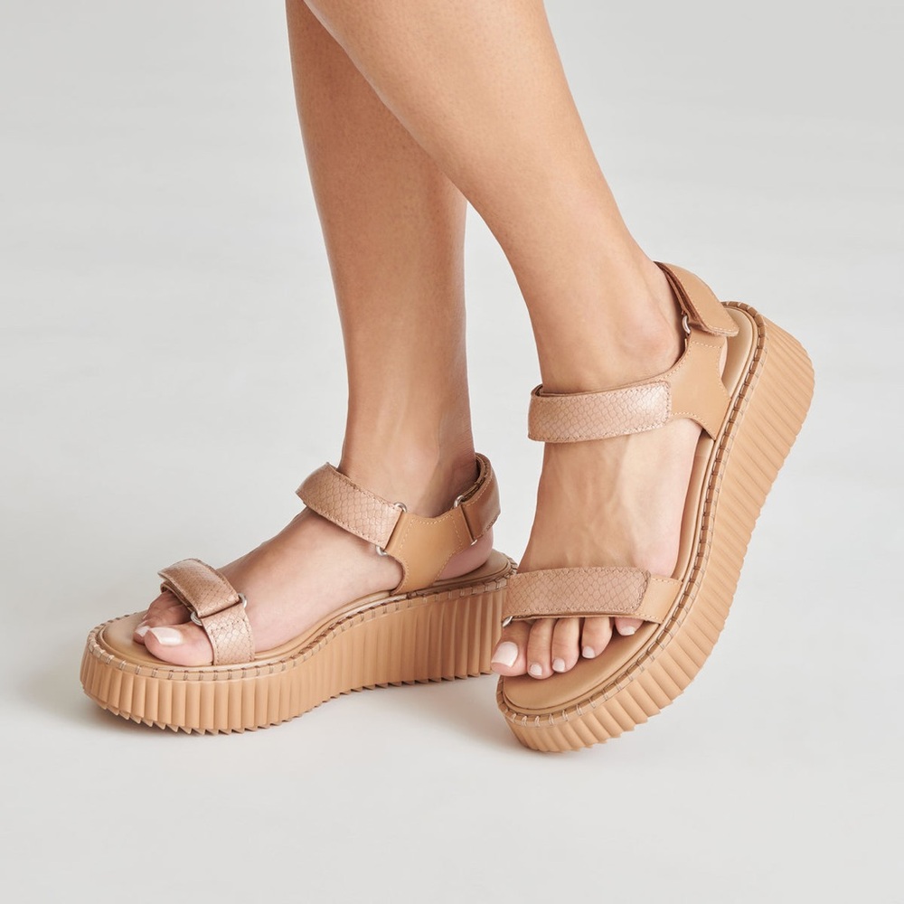 Dolce Vita Debra Sandals in Embossed Toffee Tan Platform Sandals, Size 7.5 - Picture 3 of 17